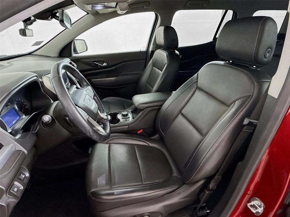 2023 GMC Acadia - Image 8 of 11