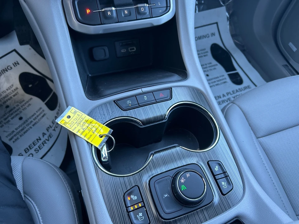 2023 GMC Acadia - Image 19 of 21