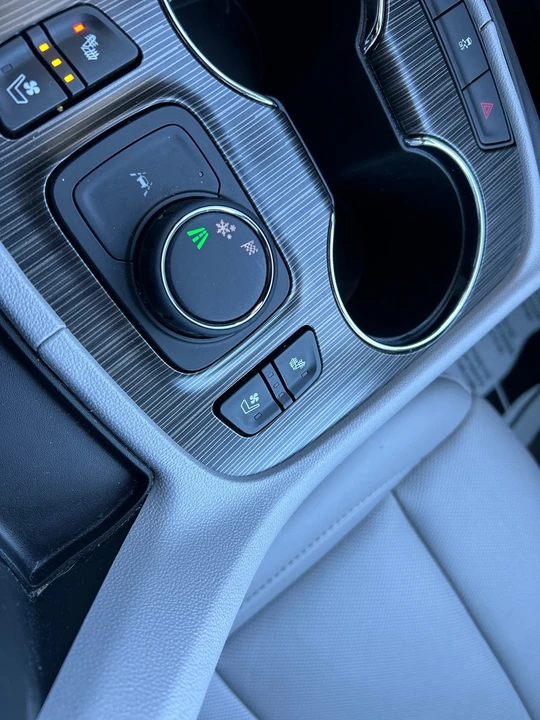 2023 GMC Acadia - Image 21 of 21