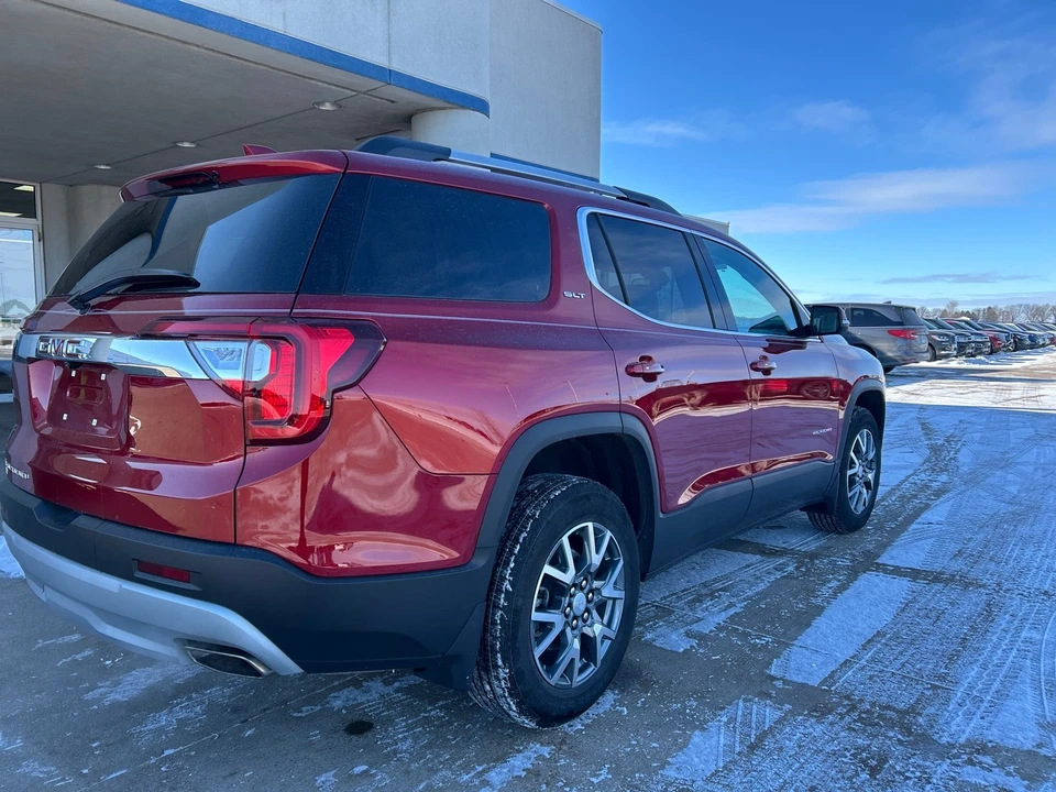 2023 GMC Acadia - Image 10 of 21