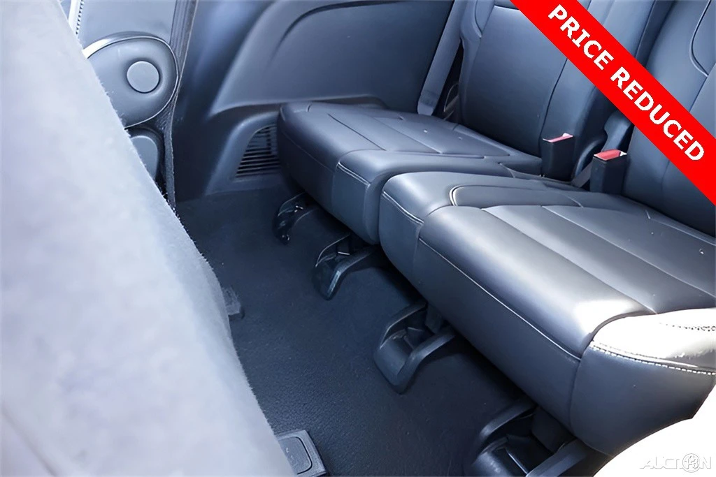 2023 GMC Acadia - Image 20 of 21