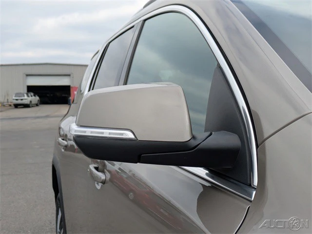 2023 GMC Acadia - Image 12 of 12