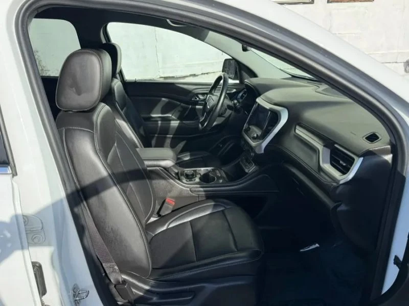 2023 GMC Acadia - Image 10 of 12