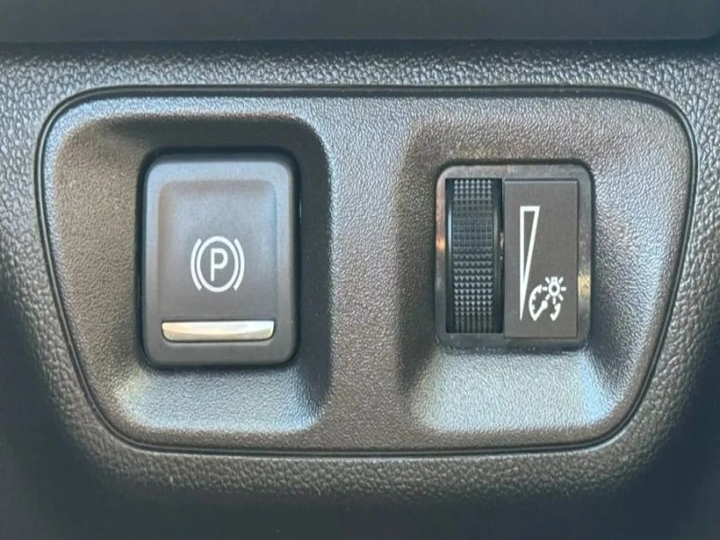 2023 GMC Acadia - Image 8 of 12