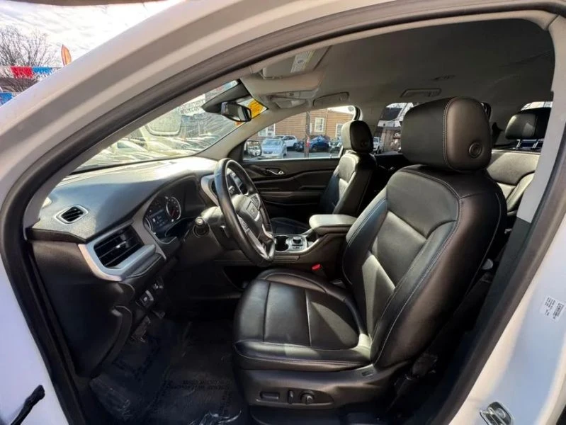 2023 GMC Acadia - Image 9 of 12