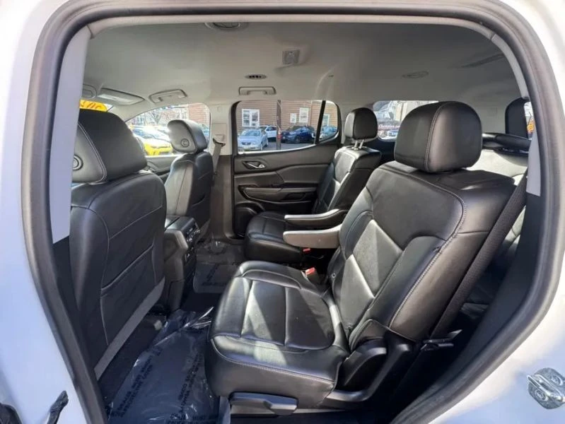 2023 GMC Acadia - Image 11 of 12