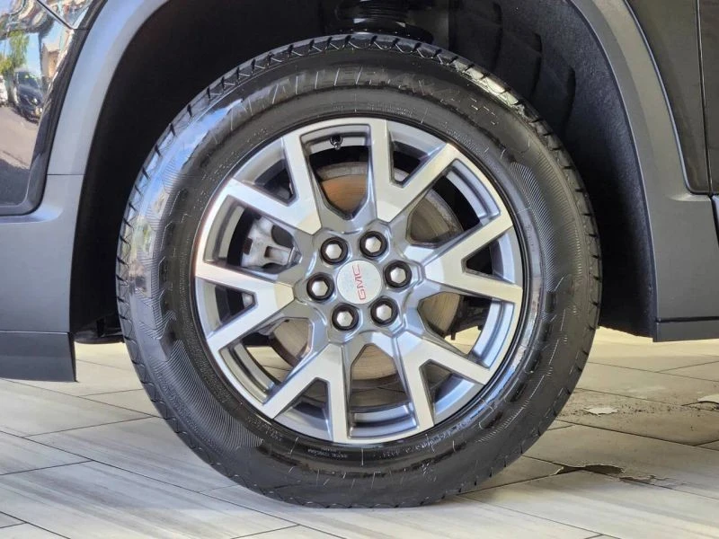 2023 GMC Acadia - Image 9 of 12