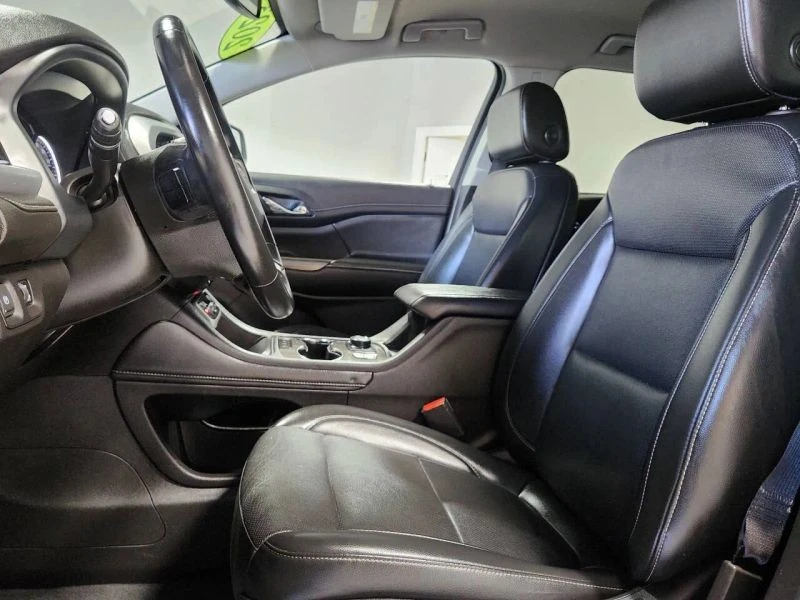 2023 GMC Acadia - Image 11 of 12