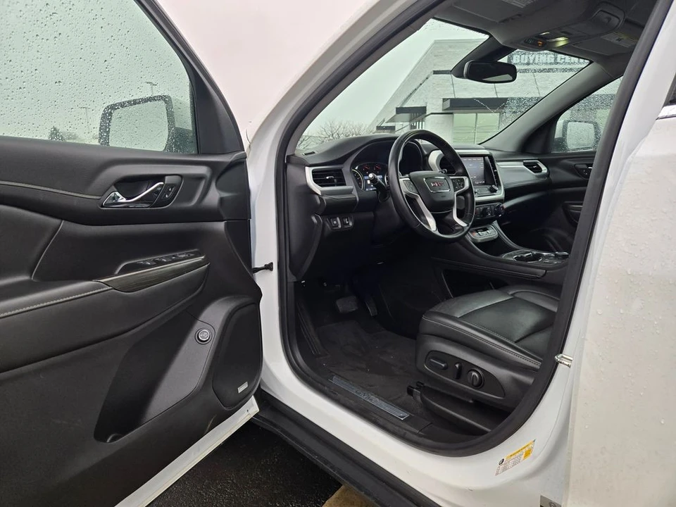2023 GMC Acadia - Image 9 of 12