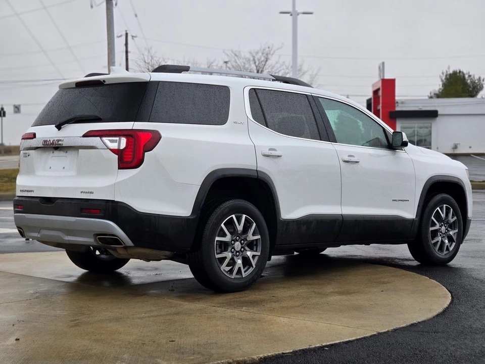 2023 GMC Acadia - Image 7 of 12
