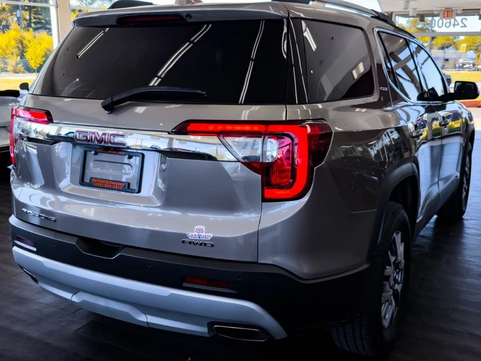 2023 GMC Acadia - Image 13 of 21