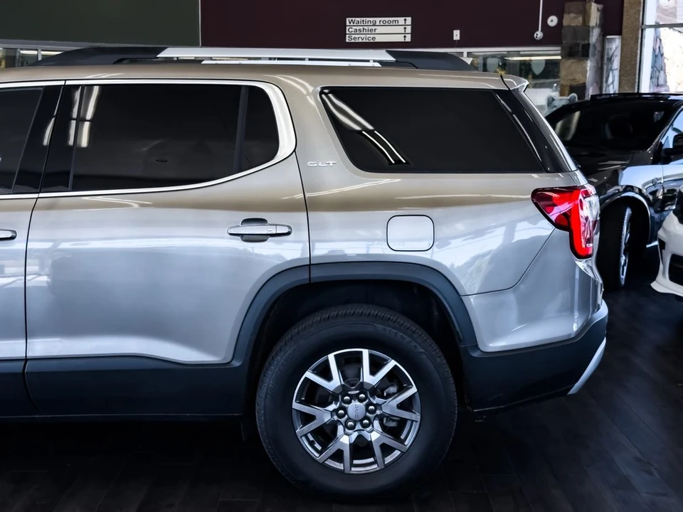 2023 GMC Acadia - Image 9 of 21