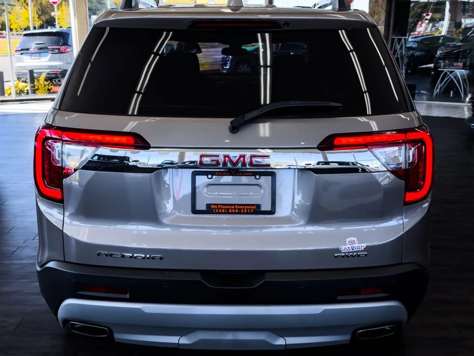 2023 GMC Acadia - Image 12 of 21