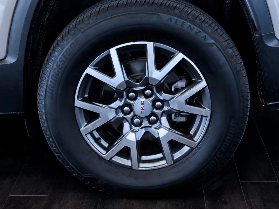 2023 GMC Acadia - Image 20 of 21