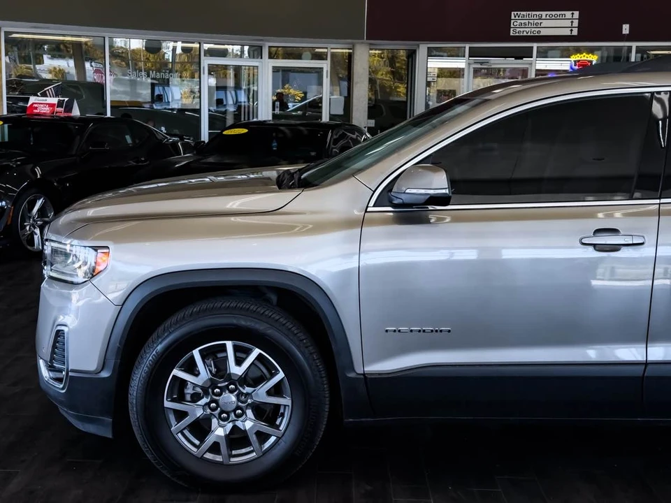 2023 GMC Acadia - Image 7 of 21