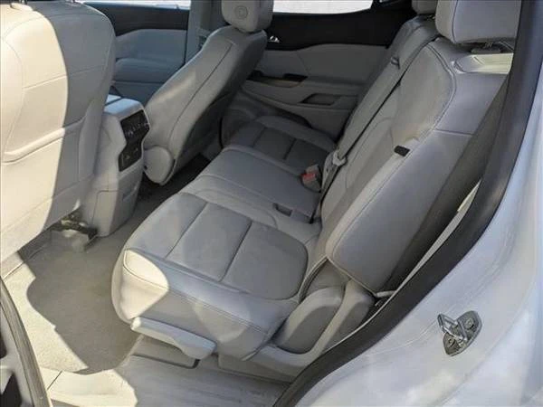 2023 GMC Acadia - Image 21 of 21