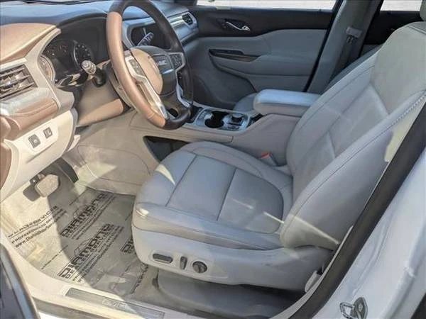 2023 GMC Acadia - Image 18 of 21