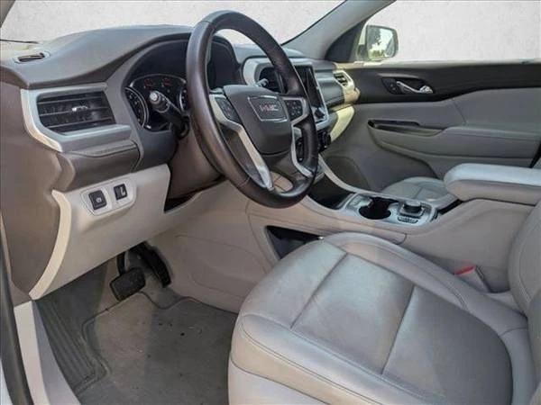 2023 GMC Acadia - Image 15 of 21