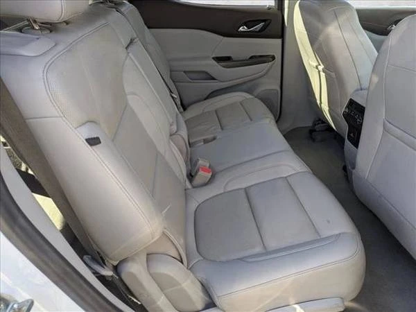 2023 GMC Acadia - Image 19 of 21
