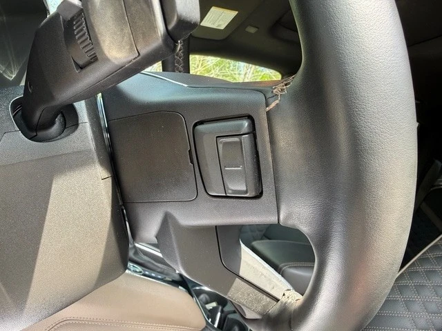2023 GMC Canyon 2nd Gen - Image 15 of 21