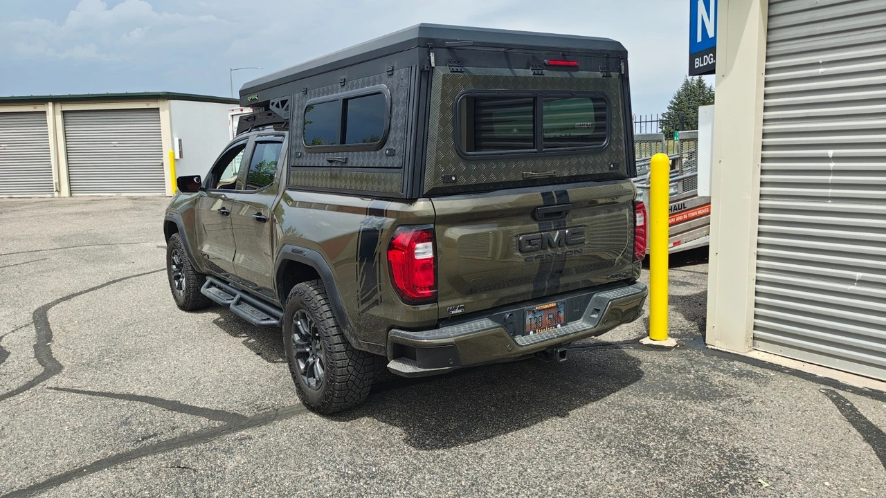 2023 GMC Canyon 2nd Gen - Image 9 of 21