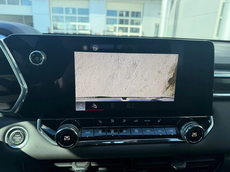 2023 GMC Canyon - Image 12 of 13