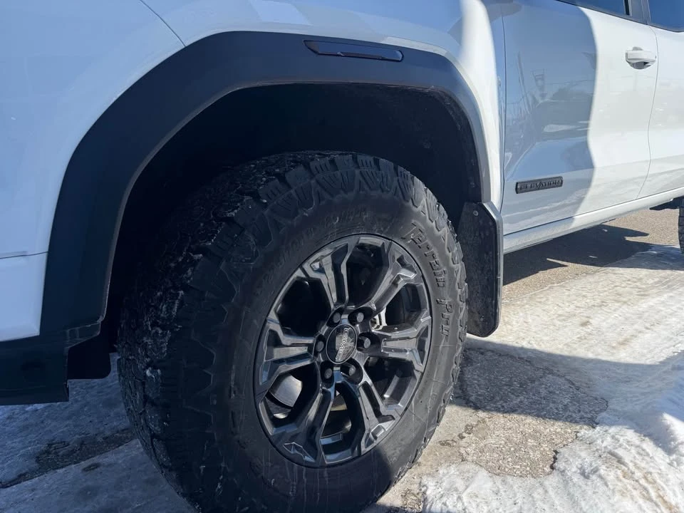 2023 GMC Canyon - Image 13 of 13