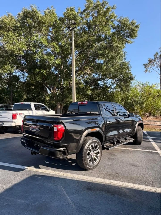 2023 GMC Canyon - Image 4 of 11