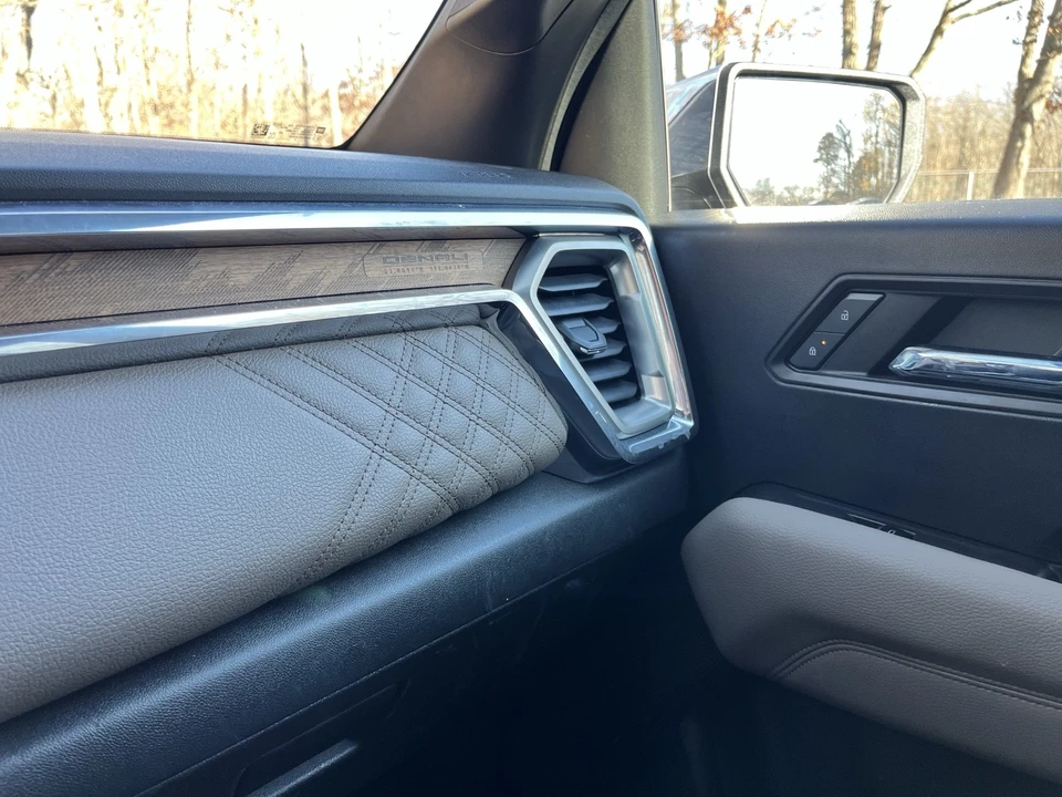 2023 GMC Canyon 2nd Gen - Image 10 of 11