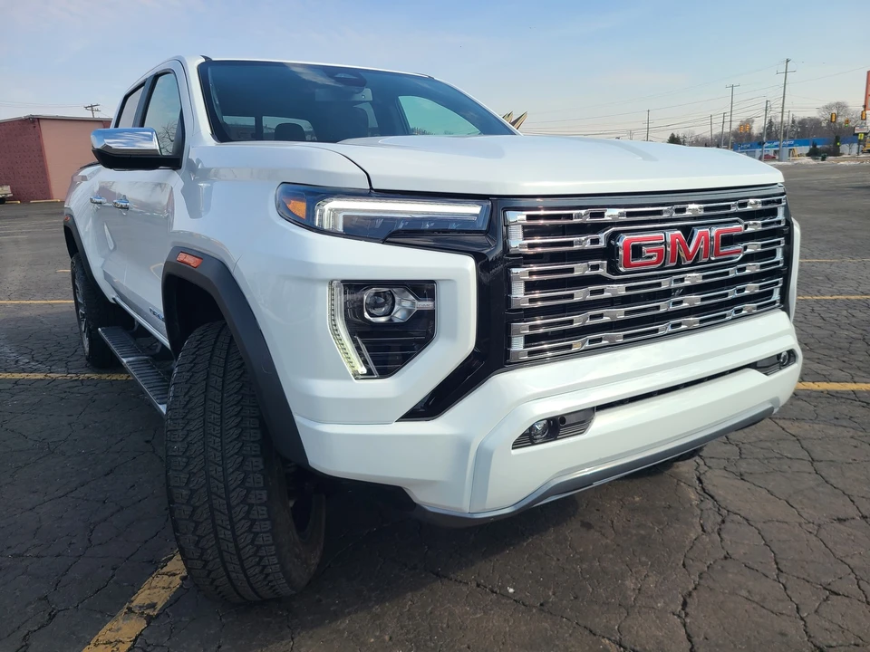 2023 GMC Canyon 2nd Gen - Image 7 of 21
