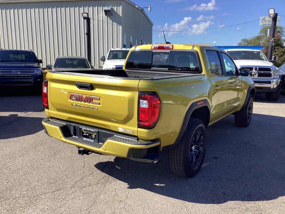 2023 GMC Canyon 2nd Gen - Image 10 of 21