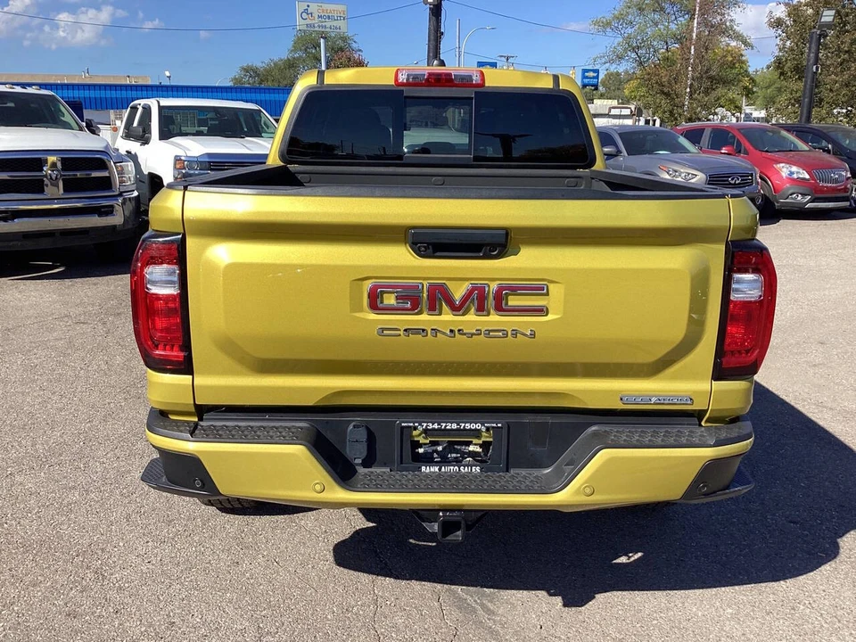 2023 GMC Canyon 2nd Gen - Image 9 of 21