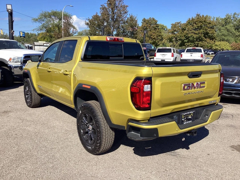 2023 GMC Canyon 2nd Gen - Image 8 of 21
