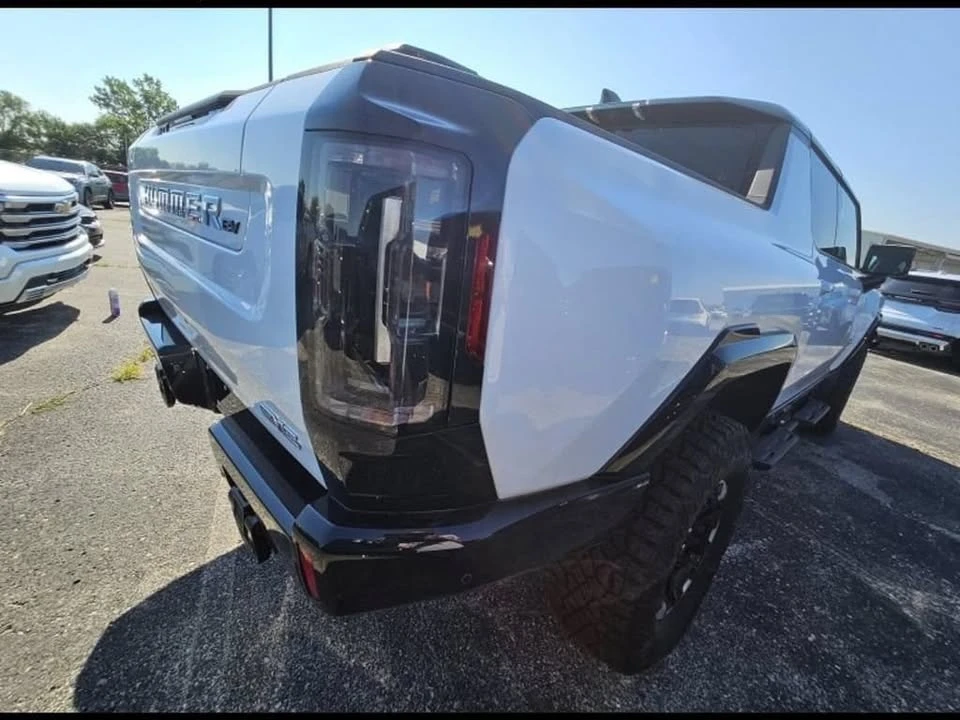 2023 GMC Hummer EV - Image 4 of 6