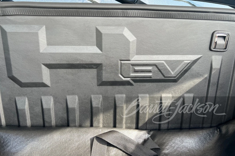 2023 GMC Hummer EV - Image 9 of 22