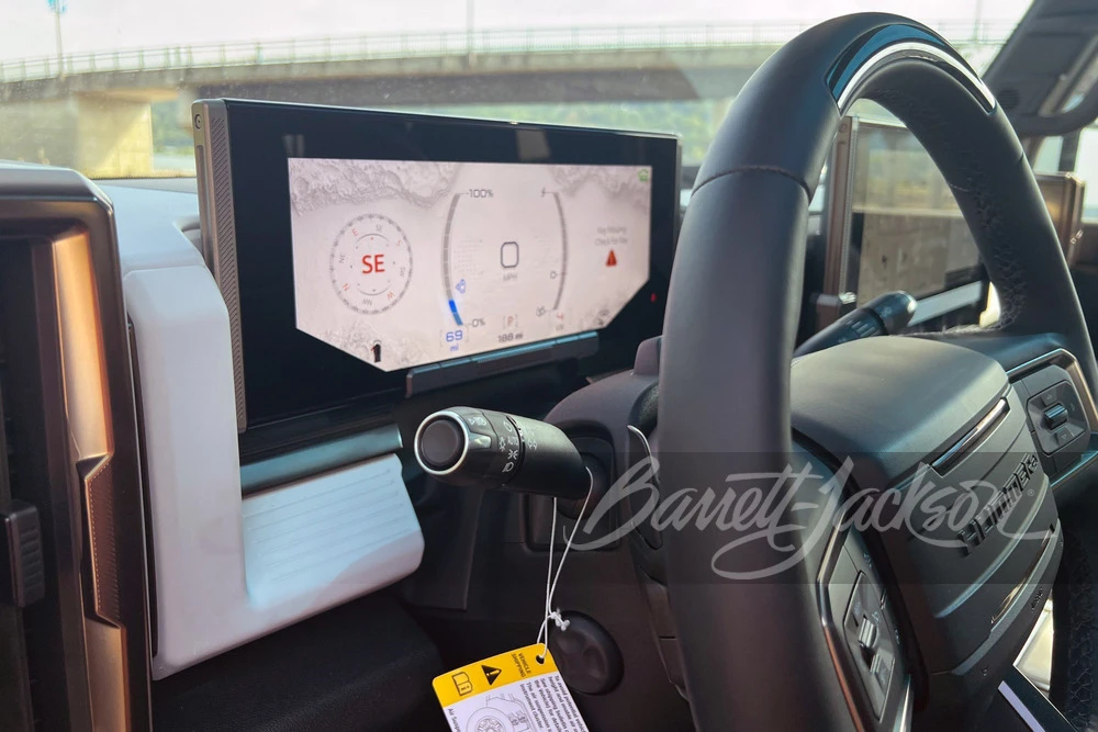 2023 GMC Hummer EV - Image 10 of 22