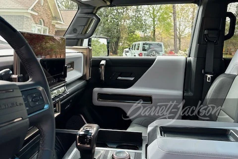 2023 GMC Hummer EV - Image 8 of 16