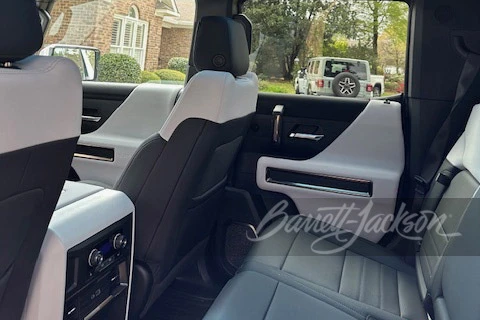 2023 GMC Hummer EV - Image 9 of 16