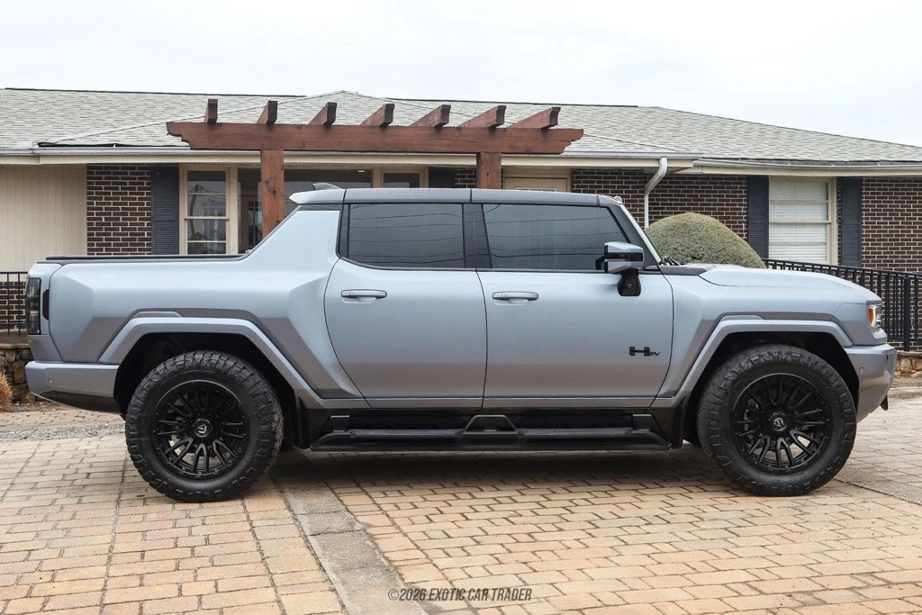 2023 GMC Hummer EV - Image 9 of 12