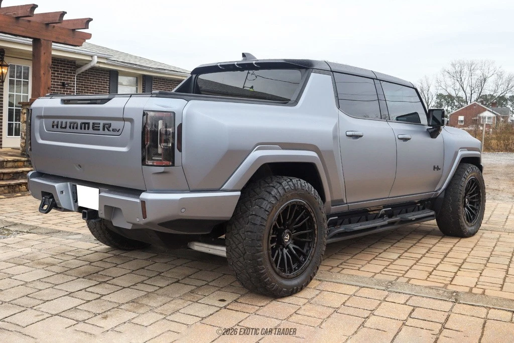 2023 GMC Hummer EV - Image 8 of 12