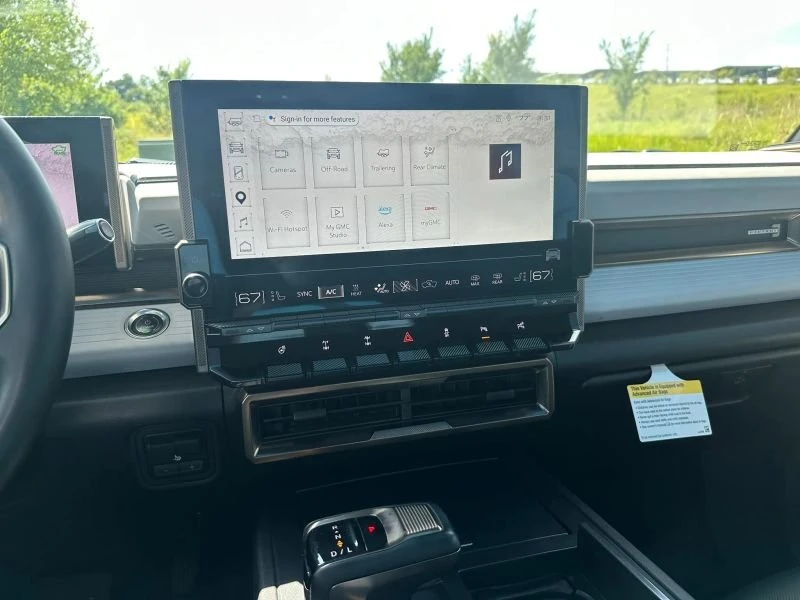 2023 GMC Hummer EV - Image 15 of 20