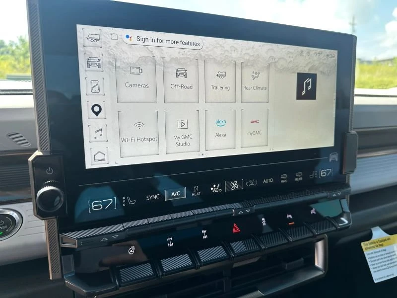 2023 GMC Hummer EV - Image 19 of 20