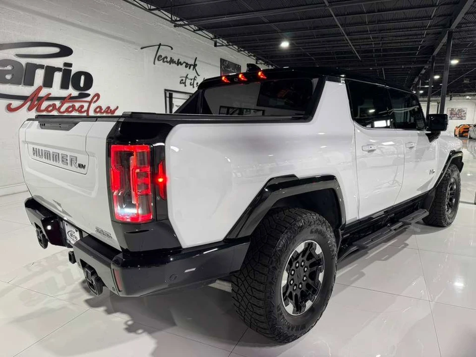 2023 GMC Hummer EV - Image 7 of 12