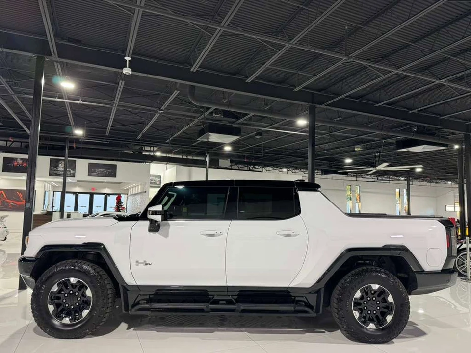 2023 GMC Hummer EV - Image 4 of 12