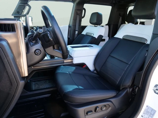 2023 GMC Hummer EV - Image 16 of 20