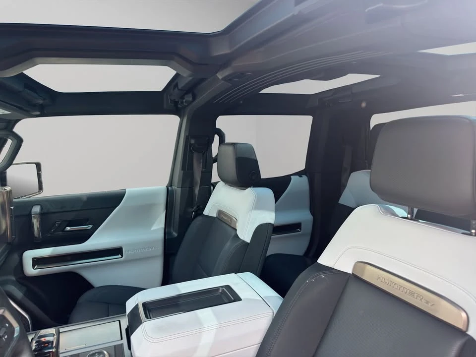 2023 GMC Hummer EV - Image 16 of 18