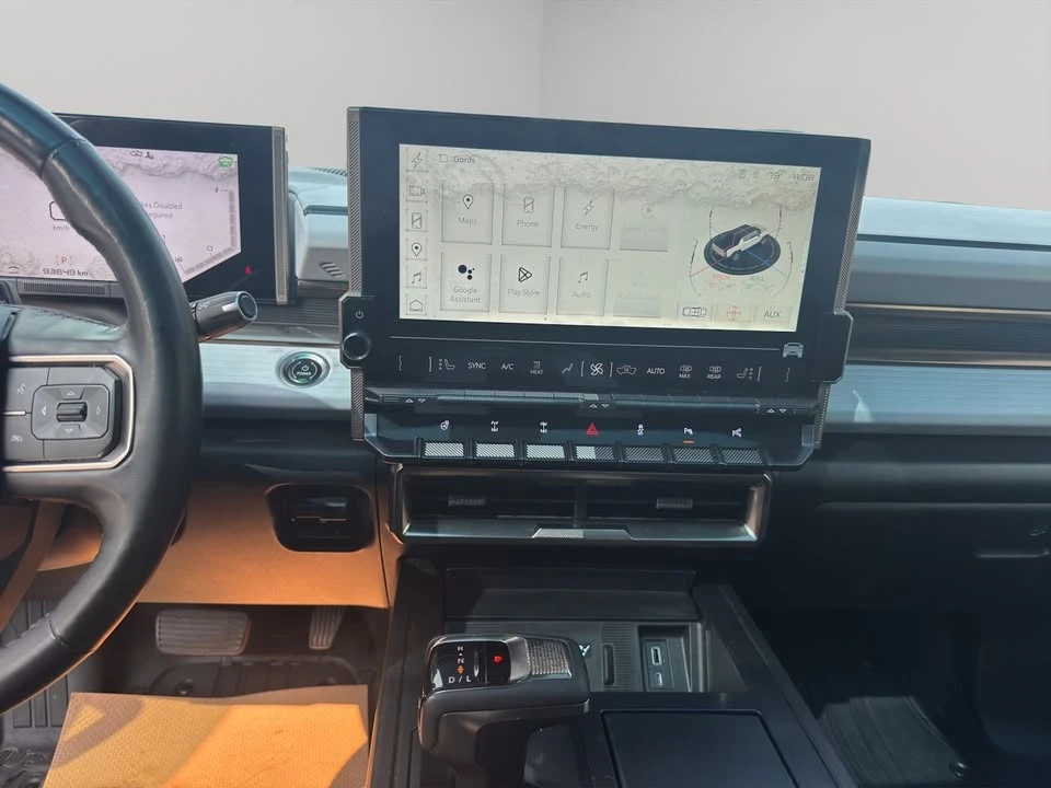 2023 GMC Hummer EV - Image 13 of 18