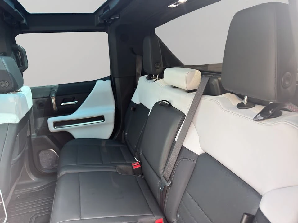 2023 GMC Hummer EV - Image 18 of 18