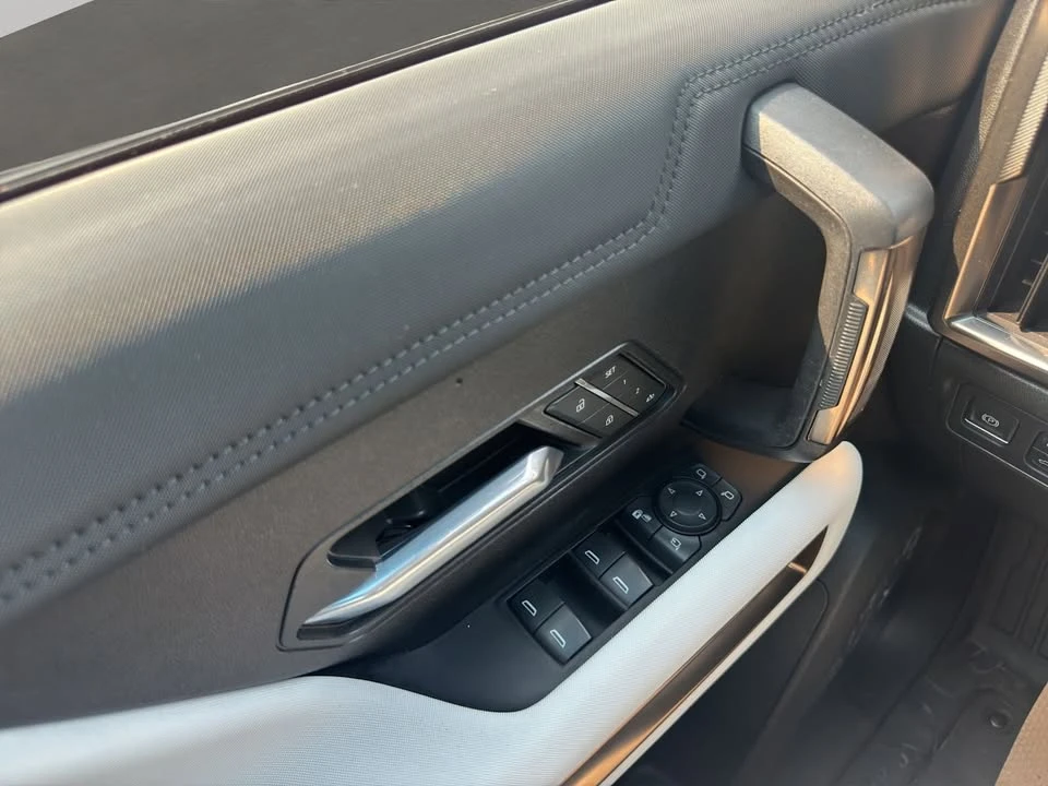 2023 GMC Hummer EV - Image 12 of 18