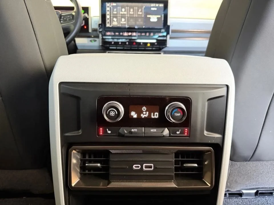 2023 GMC Hummer EV - Image 18 of 20
